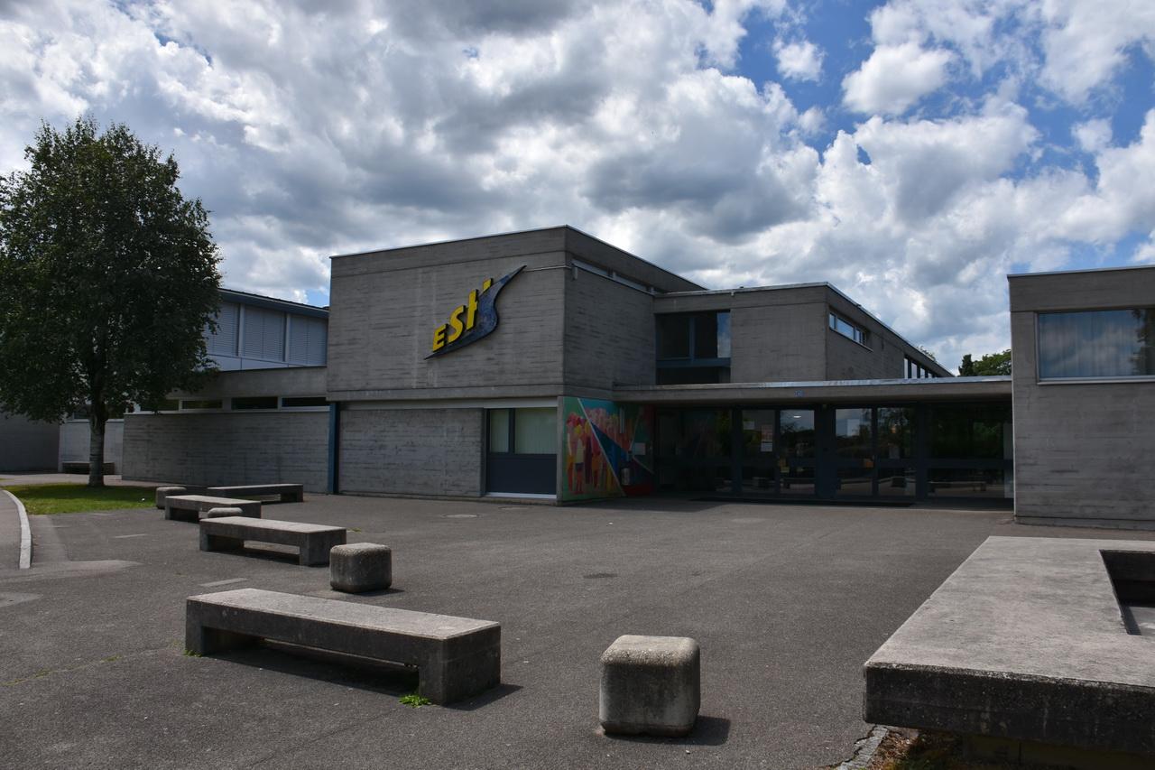 L'école secondaire de Haute Sorne à Bassecourt. [RTS - Gaël Klein]