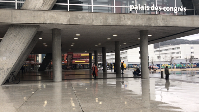 Le Palais des Congrès de Bienne, photographié en février 2020. [RTS - Joëlle Cachin]