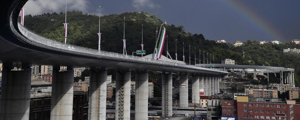 Le nouveau pont de Gênes a été inauguré lundi. Il remplace le pont Morandi qui s'était effondré en 2018. [Keystone/EPA - Luca Zennaro]