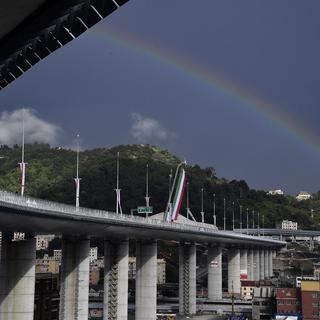 Le nouveau pont de Gênes a été inauguré lundi. Il remplace le pont Morandi qui s'était effondré en 2018. [Keystone/EPA - Luca Zennaro]