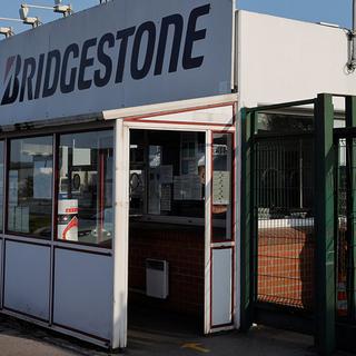 L’entreprise japonaise de pneus Brigdestone annonce vouloir fermer sa seule usine en France pour 2021. [Reuters - Pascal Rossignol]