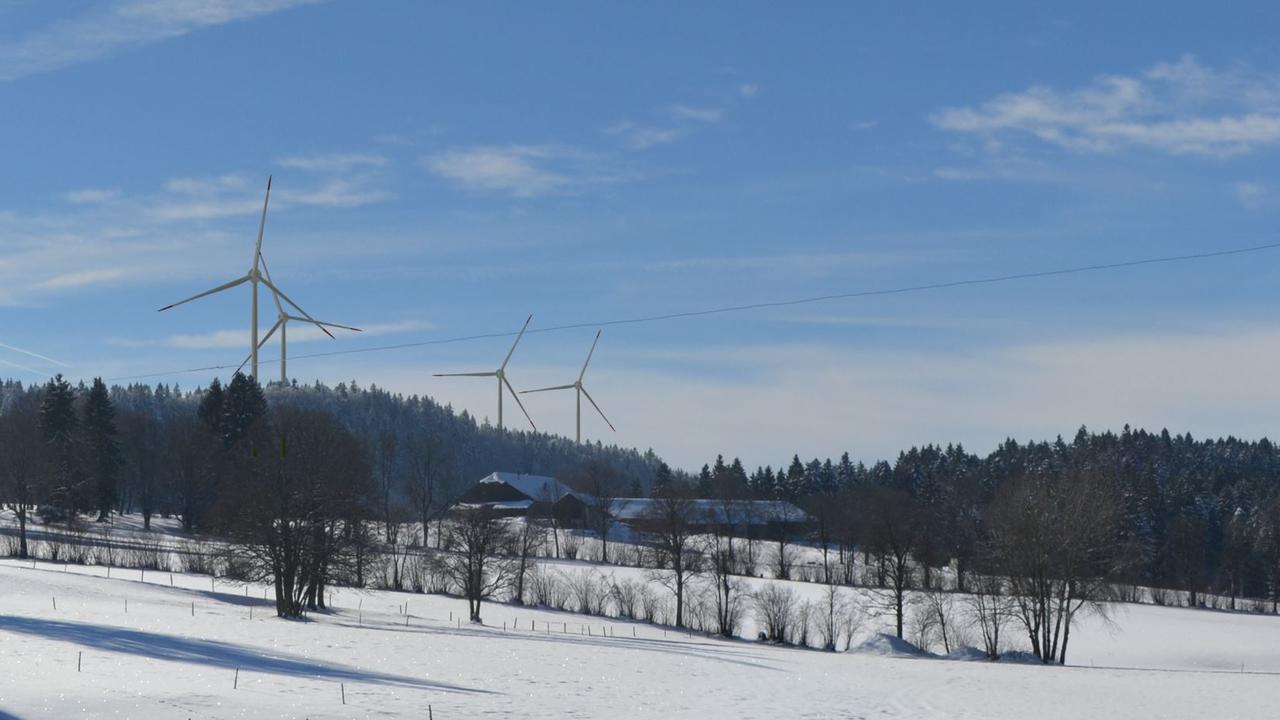 Photomontage des éoliennes de Sonvilier. [www.les4bornes.ch]