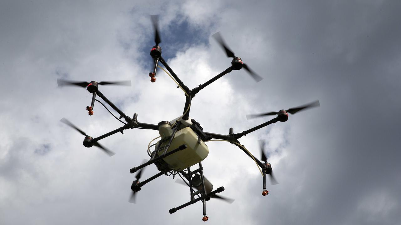 Formation obligatoire pour les pilotes de drones dès 2021 [Keystone - Salvatore Di Nolfi]