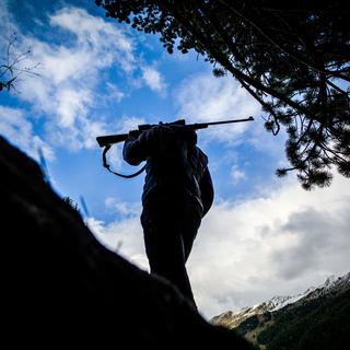 Un chasseur photographié à Siviez, en Valais. (image d'illustration) [Keystone - Olivier Maire]
