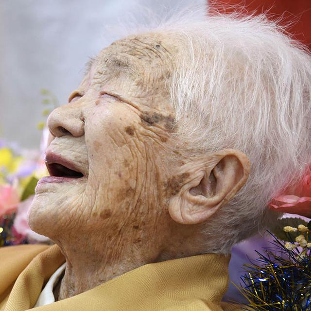 Kane Tanaka, 117 ans, est détentrice depuis 2019 du titre de plus vieille femme du monde encore en vie. [Kyodo/via Reuters]