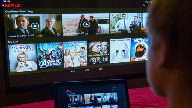 Netflix a décidé de réduire les débits sur tous ses flux en Europe pendant 30 jours. [Keystone/DPA - Bernd von Jutrczenka]