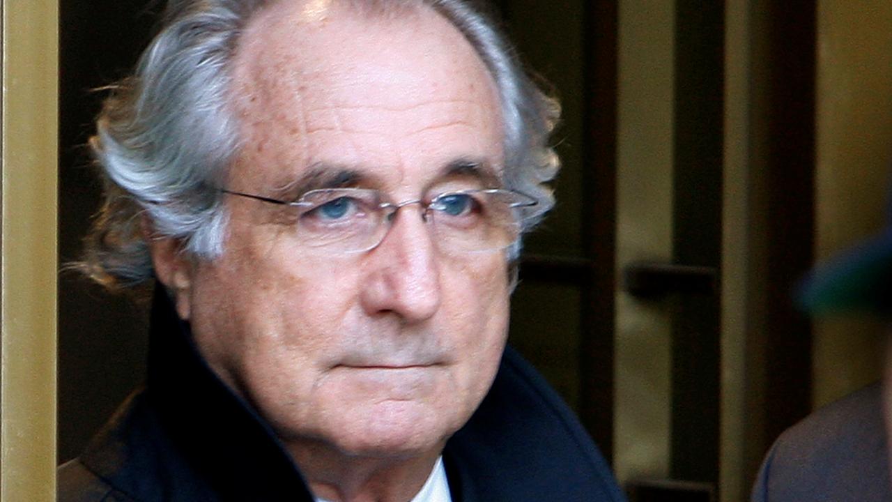 Bernard Madoff à la sortie du tribunal, New York, le 14 janvier 2009. [Reuters - Brendan McDermid]