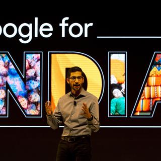Le CEO de Google Sundar Pichai lors d'une conférence de presse à New Dehli en 2015. [AP/Keystone - Saurabh Das]