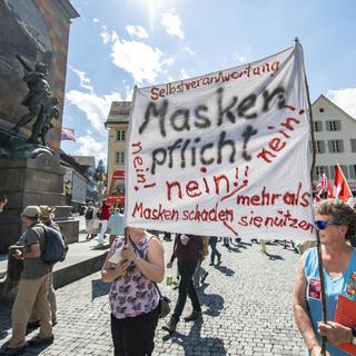 Des manifestants anti-masques à Altdorf (UR). [Keystone - Urs Flueeler]