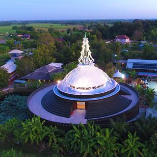 Bangok: centre de méditation Maab-Euang pour "l'économie de suffisance". [RTS - Julien Coman]
