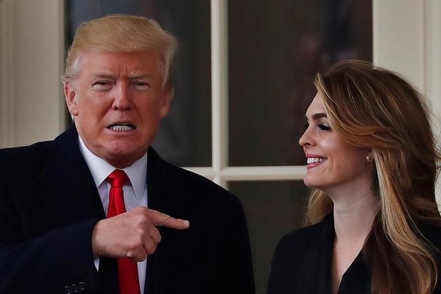 Donald Trump est très souvent en contact avec Hope Hicks, sa conseillère personnelle. [Reuters - Carlos Barria]