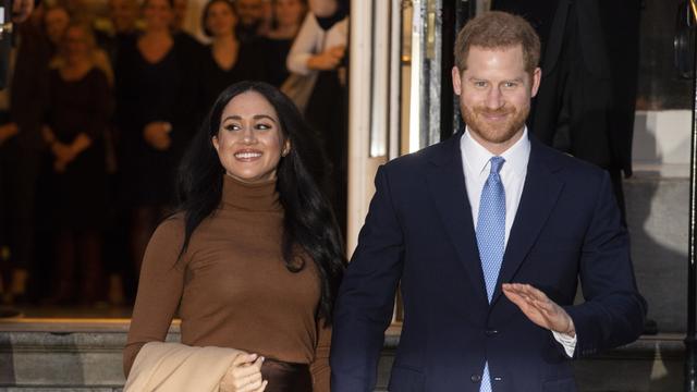 Meghan et Harry se distancient de la famille royale britannique. [Keystone - Facundo Arrizabalaga]