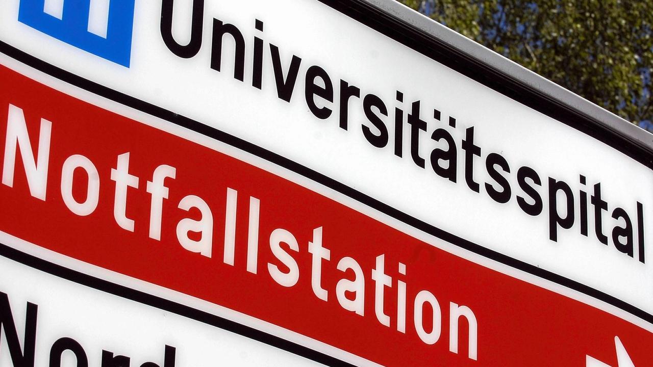 L'Hôpital universitaire de Zurich a licencié un lanceur d'alerte [Keystone - Walter Bieri]
