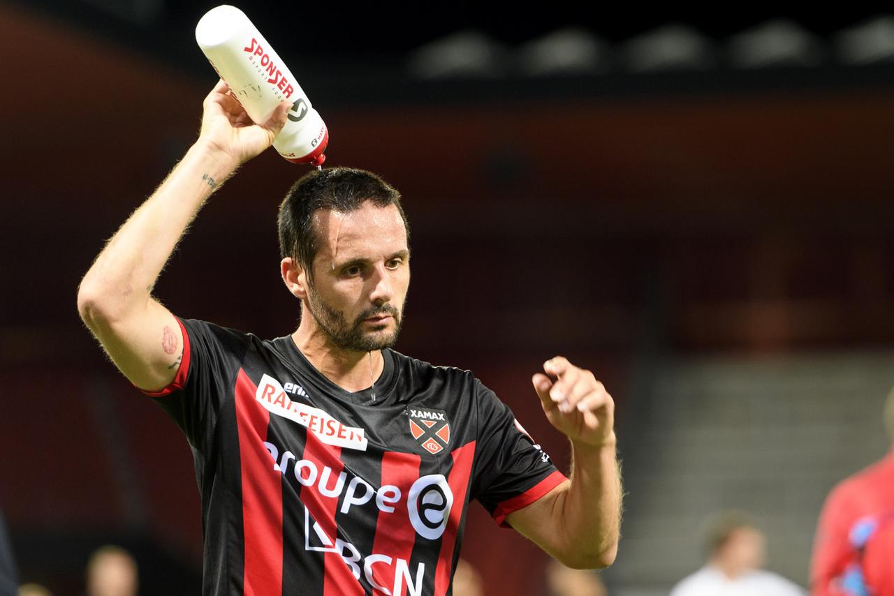 Douche froide cette saison pour Nuzzolo et Xamax. [Keystone - Laurent Gillieron]