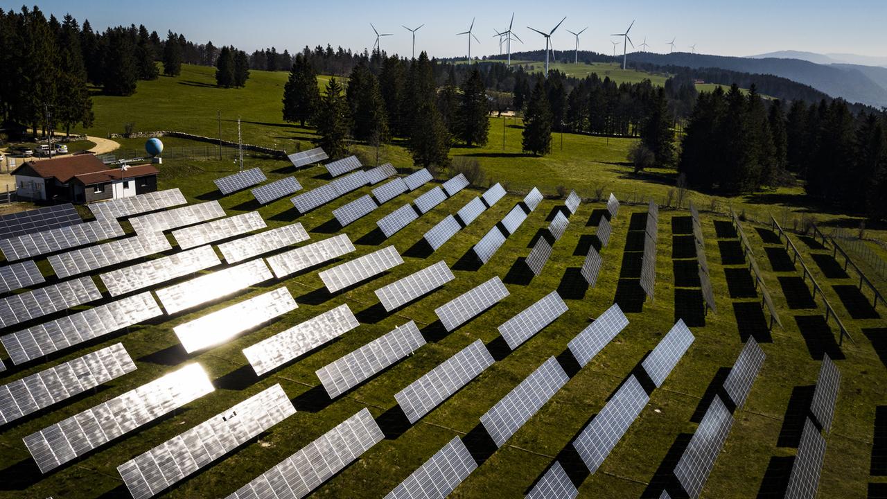 En ouvrant totalement le marché, le gouvernement veut mieux intégrer les énergies vertes. [Keystone - Valentin Flauraud]