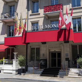 L'entrée de l'hôtel Richemond à Genève. [Keystone - Martial Trezzini]