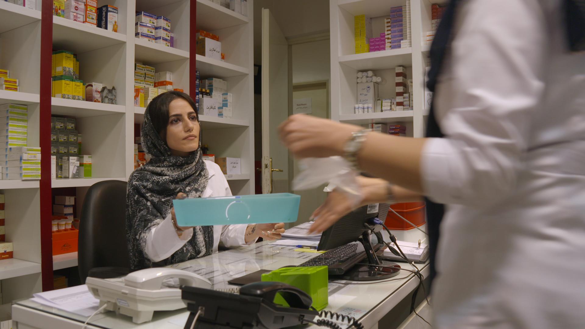 En Iran, les médicaments pour les maladies rares et le cancer manquent en raison de l'embargo américain. [Artline Films]
