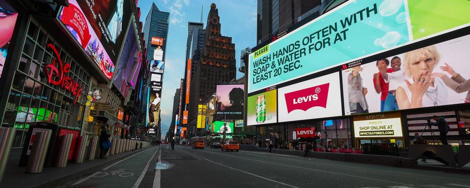 A New York, Times Square au ralenti à cause du Coronavirus. [AFP - Tayfun Coskun/Anadolu Agency]