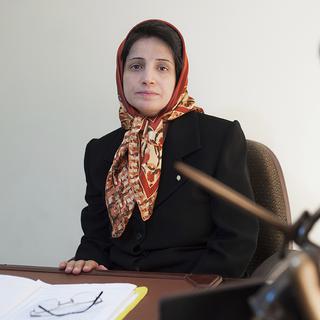 En mars 2019, l'avocate iranienne Nasrin Sotoudeh avait été condamnée à 38 ans de prison et 148 coups de fouets. [Keystone - Arash Ashourinia - AP Photo]