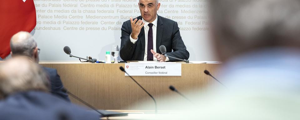 Le chef du Département fédéral de l'intérieur, Alain Berset, lors de la conférence de presse du 2 septembre. [keystone - Peter Schneider]