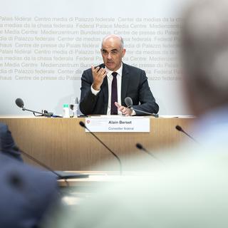 Le chef du Département fédéral de l'intérieur, Alain Berset, lors de la conférence de presse du 2 septembre. [keystone - Peter Schneider]