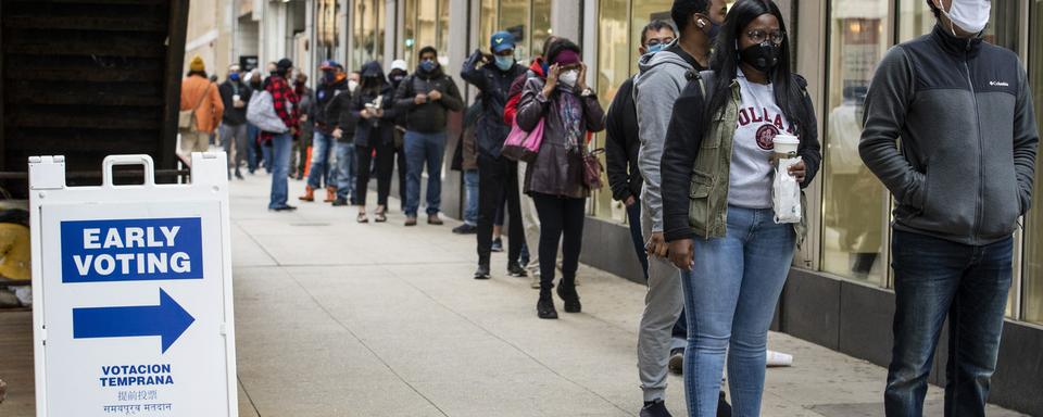 Un nombre record d'Américains ont déjà voté de manière anticipée. [AP - Ashlee Rezin Garcia]