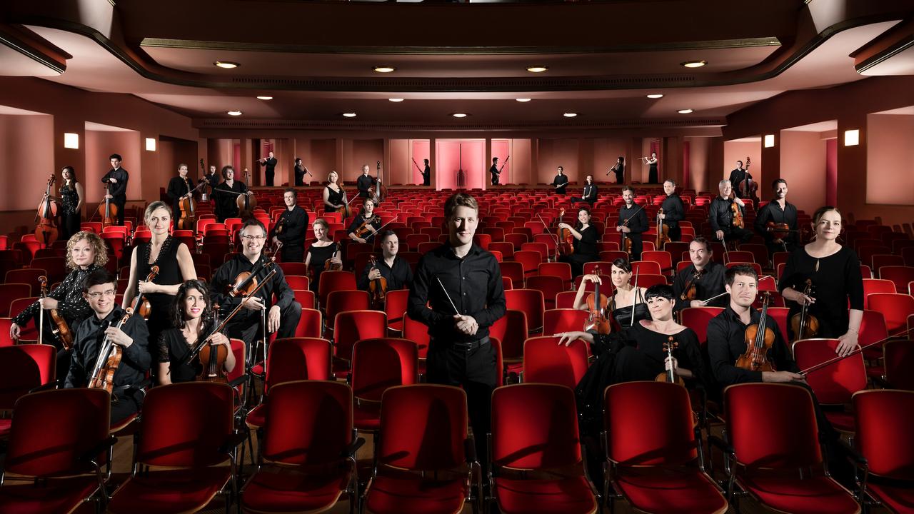 L'Orchestre de Chambre de Lausanne et son chef Joshua Weilerstein. [ocl.ch - Fred Merz]
