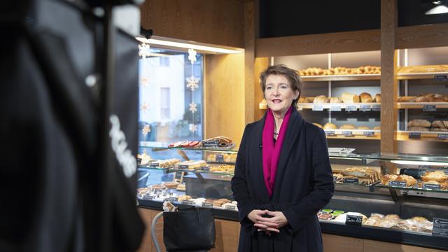 La présidente de la Confédération a prononcé ses voeux depuis la boulangerie bernoise où elle a ses habitudes.