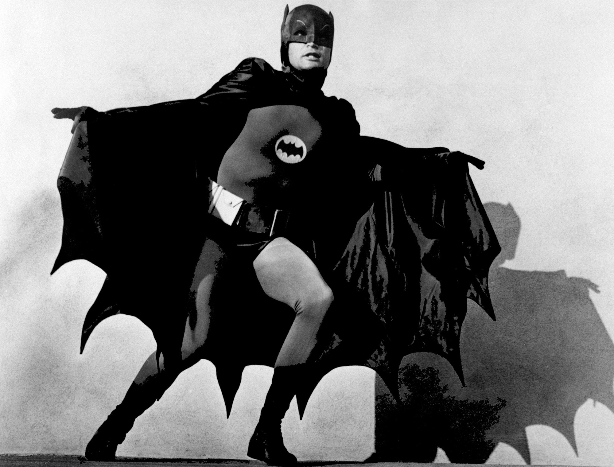 Adam West dans le rôle de "Batman" dans la série TV. 1966 [MP/Portfolio/Leemage/AFP]