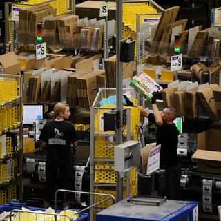 Des employers d'Amazon. [AFP - Daniel Leal-Olivas]