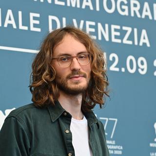 Le réalisateur suédois Nathan Grossman à la Mostra de Venise le 4 septembre 2020. [AFP - Alberto PIZZOLI]