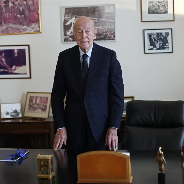 L'ancien président Valery Giscard d'Estaing photographié dans son bureau parisien le 11 février 2016. [Reuters - Benoit Tessier]
