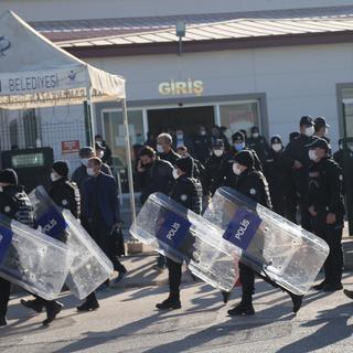 Prison à vie pour 27 personnes après le putsch manqué de 2016 en Turquie. [EPA/Keystone - Str]