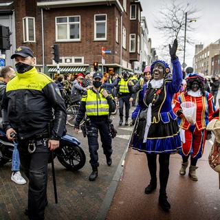 Aux Pays-Bas, la lutte contre "Zwarte Piet", jugé raciste, fait des progrès. [Keystone/EPA - Robin van Lonkhuijsen]