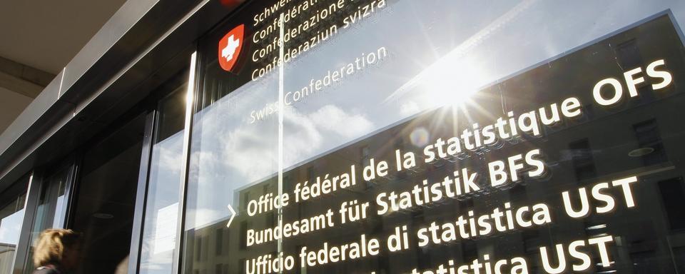 Le batiment de l'Office federal de la statistique (OFS) est photographie a l'occasion d'une journee de conferences pour celebrer les 20 ans de l'implantation de l'OFS a Neuchatel ce lundi 29 octobre 2018 a Neuchatel. (KEYSTONE/Valentin Flauraud) [Keystone - Valentin Flauraud]