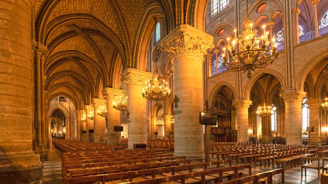 L'intérieur de Notre-Dame de Paris avant l'incendie du 15 avril 2019. [Depositphotos - bigguns]