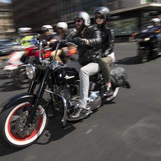Une initiative parlementaire souhaite interdire les motos trop bruyantes. [Keystone - Martial Trezzini]