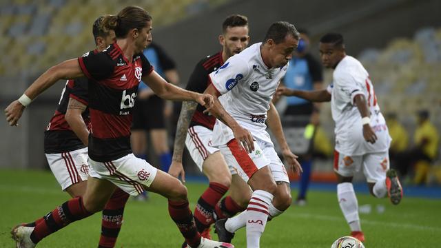 Le football reprend au Brésil sur fond de polémique. [Mauro Pimentel]