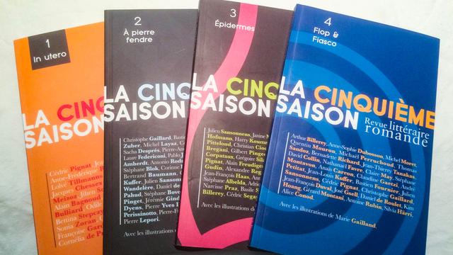 Les quatre premiers numéros de la revue littéraire romande "La Cinquième Saison". [RTS - Didier Pradervand]