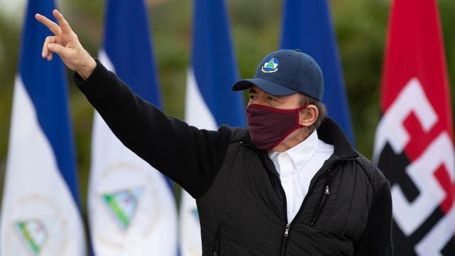 Le président du Nicaragua Daniel Ortega portant un masque lors d'un discours le 19 juillet 2020. [AFP - Presidencia Nicaragua / Cesar Perez]