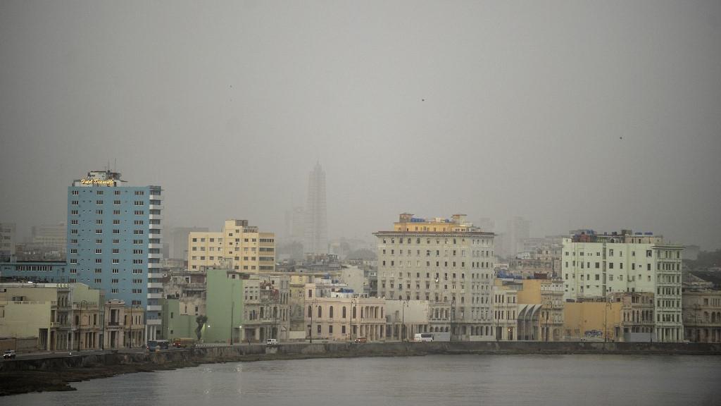 Une vue de la Havane, à Cuba, obscurcie par un nuage de sable venu du Sahara le 25 juin 2020. [Afp - Yamil Lage]