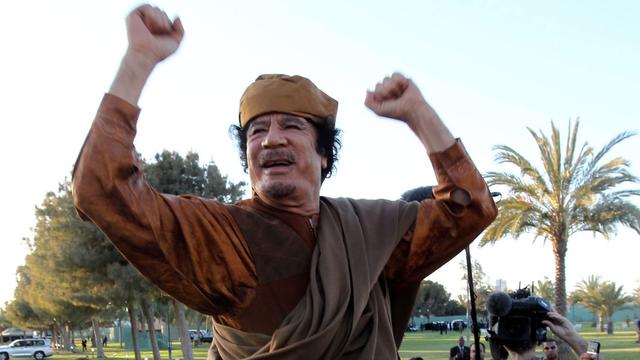 Mouammar Kadhafi dans l'enceinte fortifiée de Bab Al Azizia à Tripoli (Libye), le 10 avril 2011. [KEYSTONE/EPA - MOHAMED MESSARA]