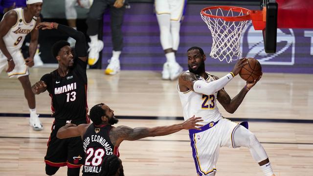 Les Lakers de LeBron James ont enlevé le titre de la saison 2019-2020 à Orlando. [John Raoux]