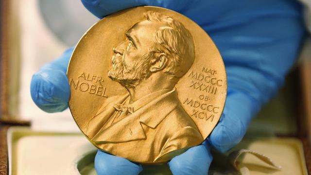 La médaille remise aux lauréats du prix Nobel. [Keystone/AP Photo - Fernando Vergara]