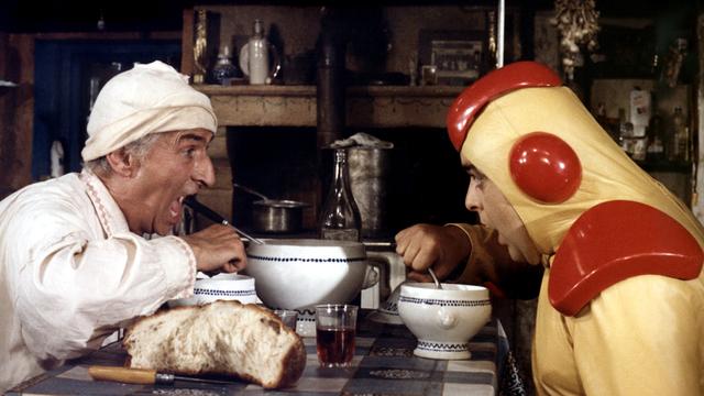 Louis de Funès avec Jacques Villeret dans "La soupe aux choux". [cinémathèque.fr]