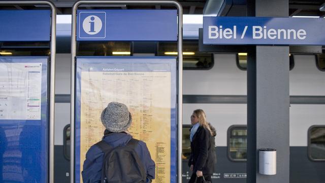 En gare de Bienne. [Keystone - Gaetan Bally]