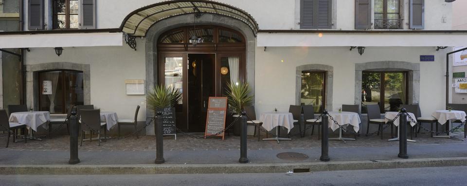 L'entrée du restaurant gastronomique, au coeur de Bex (VD). [cafe-suisse.ch]