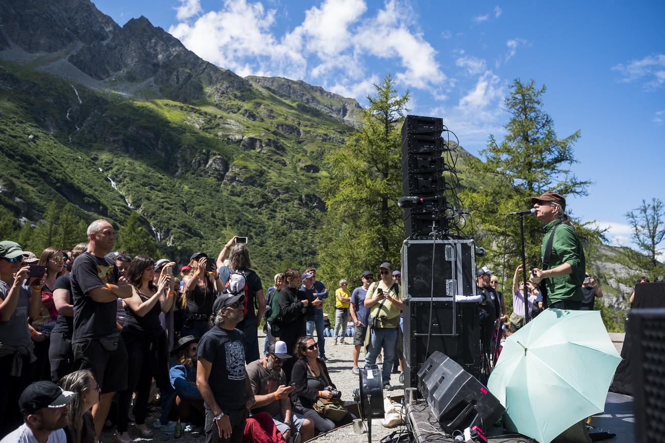 Le groupe suisse The Young Gods en concert au barrage de Mauvoisin dans le Val de Bagnes dans le cadre du Palp Festival, le 15 août 2019. [KEYSTONE - Jean-Christophe Bott]