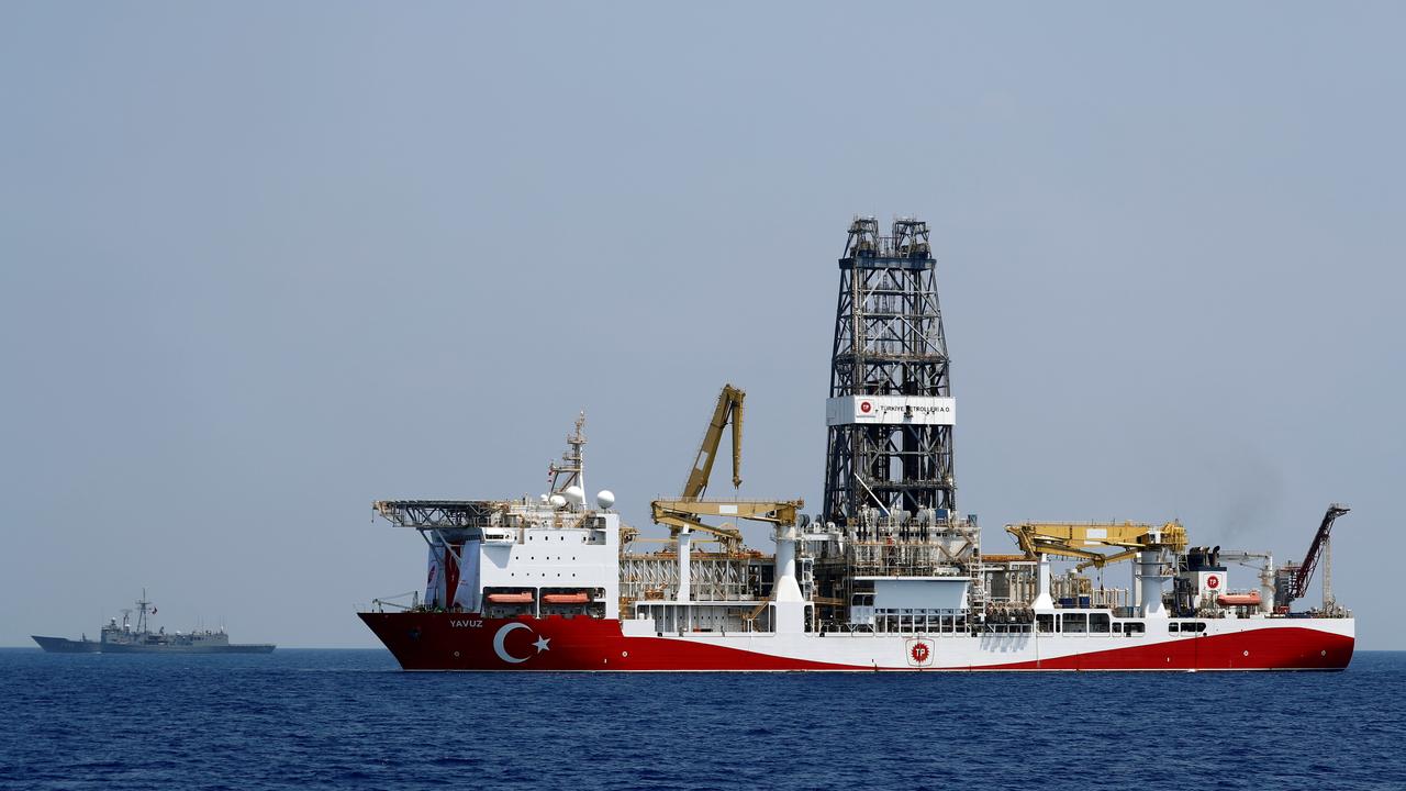 Un navire de forage turc au large de Chypre en 2019. [Reuters - Murad Sezer]