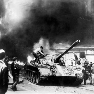 Le 21 août 1968, les troupes soviétiques envahissaient la Tchécoslovaquie. [Keystone/EPA/Str]